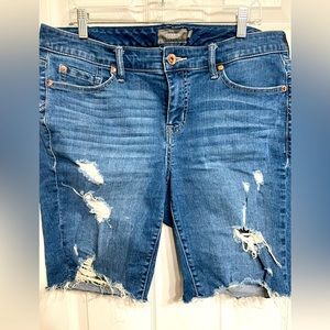 Torrid Distressed Bermuda Jean Shorts sz 14